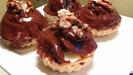 Univerzální krém do cukroví jen ze 3 surovin: Hodí se na linecké i do košíčků a vydrží dlouho čerstvý