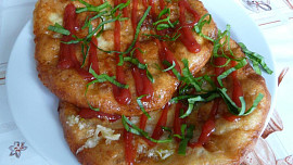 Nadýchané langoše s medvědím česnekem: Díky jedné surovině zůstanou vláčné i po vychladnutí