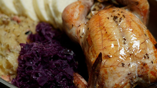 Kuře jako svatomartinská husa: Výborný sváteční oběd, který vás finančně nezruinuje, je rychle hotový a ctí tradici