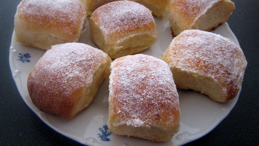 Nejvoňavější kynuté buchty jako od babičky: Jak na nadýchané těsto a náplň, která se rozplyne na jazyku