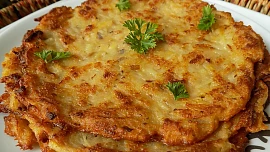 Pivní bramboráky: Stačí přidat do těsta jen trochu piva a bramboráky jsou krásně křupavé a nádherně nadýchané