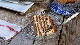 Jak na falešný medovník? Pro přípravu božského dezertu stačí jen tři suroviny. Zvládnete to za 5 minut!