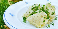 Skromné vaření: Znáte kocmrdu? Levný staročeský pokrm z brambor překvapí úžasnou chutí. A vyjde jen na pár korun