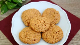 Luštěniny jako základ sladkého moučníku: Čočkové sušenky, fazolové brownies i cizrnové kuličky chutnají skvěle