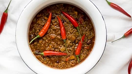 5 nejslavnějších pikantních jídel světa: Zvládnete sníst indické vindaloo nebo mexické chili con carne?