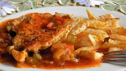 Lesácký kotlet: Nádherně šťavnaté a pořádně pikantní kotletky díky dokonalé kombinaci chutí mají ten správný říz