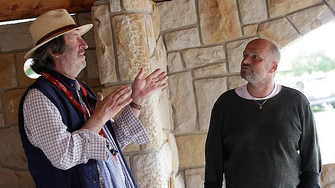 Při svém putování s Ano, šéfe! navštívil Zdeněk Pohlreich i Farmu Bolka Polívky.