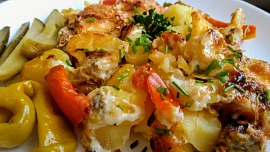 Brambory zapečené s mletým masem a majolkovou směsí: Vynikající oběd či večeře, kde můžete využít zbytky z lednice