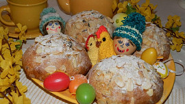 Pět tradičních velikonočních moučníků: Klasiku v podobě mazance doplní medové jidášky, vajíčka z perníku i boží milosti