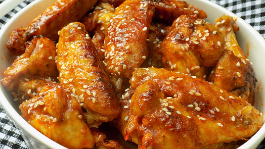 Nejlepší jídlo do ruky ke sledování hokeje: Marinovaná kuřecí křidýlka jsou hned hotová a nikdy se nepřejí