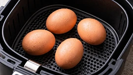 Vejce nemusíte vařit ve vodě, použijte horkovzdušnou fritézu: Stačí dodržet několik rad a máte hotovo téměř bez práce