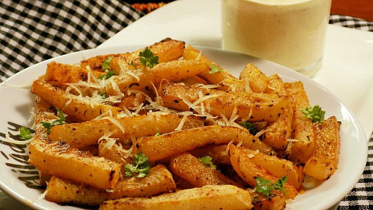 Nejlepší hranolky nejsou jen z brambor: Zkuste třeba mrkvové, lilkové nebo z červené řepy!