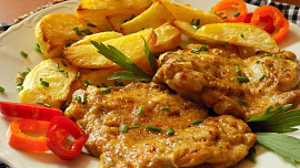 Jak v troubě upéct kuřecí řízky, které zůstanou šťavnaté: Stačí vhodné maso, marináda a správná teplota