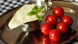 Jak na domácí majonézu: Podle tohoto postupu ji zvládnete jako nic, na přípravu vám budou stačit jen 4 ingredience