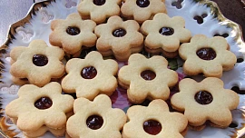 Udělejte z jednoho těsta pět druhů cukroví. Napečeno bude vcukuletu!