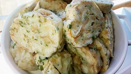 Knedlík jedině z ubrousku: Uvařte si slavný Pálffyho knedlík podle receptu od „Sandtnerky“