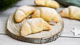 Nekynuté svatomartinské rohlíčky s ořechovou náplní: Lahodné jsou díky máslu a šlehačce