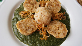 Knedlíky se škvarky podle kuchařky naší babičky: Uvařené v ubrousku jsou nejjemnější a nadýchané