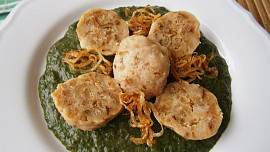 Knedlíky se škvarky podle kuchařky naší babičky: Uvařené v ubrousku jsou nejjemnější a nadýchané