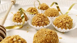 Cukroví na poslední chvíli: Ukoulejte si kokosové, medovníkové nebo datlové kuličky