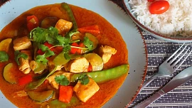 Třikrát kuře na minutku: Kořeněné karí, špíz se zeleninou nebo plněná tortilla jsou připraveny do půl hodinky