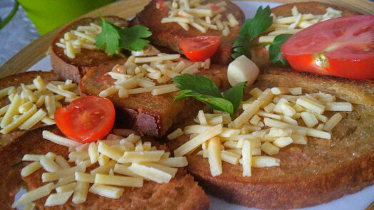 Topinky z pánve, trouby i horkovzdušné fritézy. Vyzkoušeli jsme, odkud jsou nejkřupavější a které rychle tvrdnou