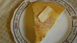 Krupicový svítek v mléce, to je slaďoučký dezert z krupice podle Sandtnerky. Žloutkový krém pozvedne chuť do nebeských výšin