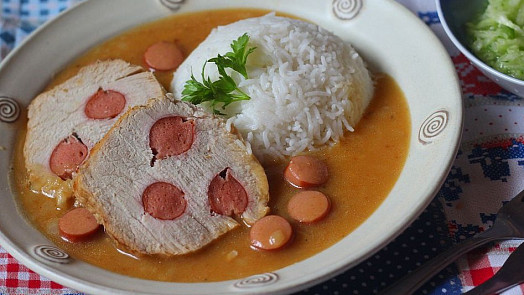 Vepřová pečeně po frankfurtsku: Nepeče se, ale dusí. S tímto postupem bude maso šťavnaté a omáčka silná a lahodná