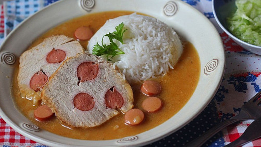 Vepřová pečeně po frankfurtsku: Nepeče se, ale dusí. S tímto postupem bude maso šťavnaté a omáčka silná a lahodná