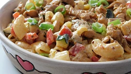 10 nápadů na skromné, ale skvělé večeře z těstovin: Zvládnete je připravit do 30 minut!