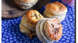 Nejlepší pagáče jsou se škvarky. Od škvarkových placek se ale liší. Víte čím?