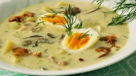 Kulajda z cukety trumfne i originál. Jemná houbová polévka s brambory a koprem už nepotřebuje zahustit moukou