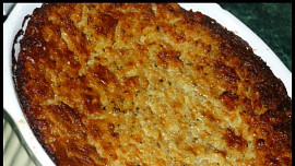 Líný bramborák na plech: Stejná chuť po majoránce a česneku, ovšem mnohem jednodušší příprava