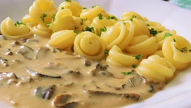 Jak na nejlepší houbovou omáčku: K dokonalé chuti a konzistenci pomůže obyčejné pomazánkové máslo