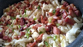 Slovenské nudle párance bývaly jídlem dřevorubců: S brynzou, rozmačkanými bramborami a slaninou chutnají skvěle