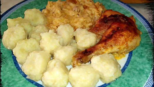 Jakou mouku dát do chlupatých bramborových knedlíků? Jen s jednou budou krásně nadýchané a udrží tvar