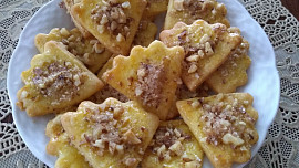 Rychlé pudinkové vějířky: Jednoduché cukroví voní ořechy a skořicí a do půlhodinky je na stole