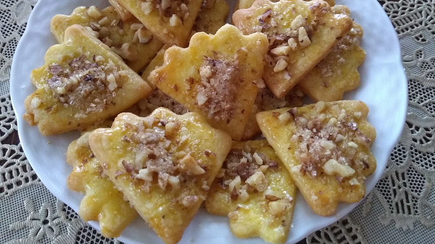 Rychlé pudinkové vějířky: Jednoduché cukroví voní ořechy a skořicí a do půlhodinky je na stole