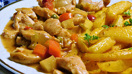 Moravanské kuřecí nudličky si zamilujete: Ráno maso naložíte, odpoledne máte hotovo