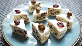 Připravte si hermelín v různých podobách: V nevšední pomazánce se zelím, zapečený s bramborami nebo plněný chutná božsky