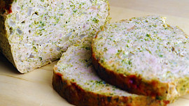 Nejšťavnatější kuřecí sekaná se špenátem a sýrem: Trik, díky kterému nebude nikdy suchá, tkví v kombinaci surovin