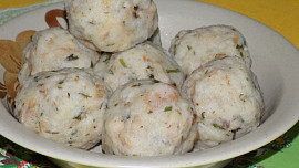 Krupicové knedlíky podle Sandtnerky: Lehká a nadýchaná příloha, která se nerozvaří a je rychle hotová