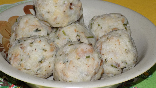 Krupicové knedlíky podle Sandtnerky: Lehká a nadýchaná příloha, která se nerozvaří a je rychle hotová