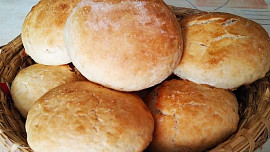 Kynuté rozpíčky skvěle chutnají s marmeládou. Zapomenuté pečivo ze západních Čech miloval už Kája Mařík