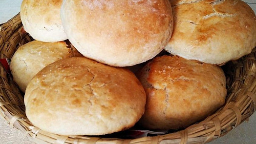 Kynuté rozpíčky skvěle chutnají s marmeládou. Zapomenuté pečivo ze západních Čech miloval už Kája Mařík