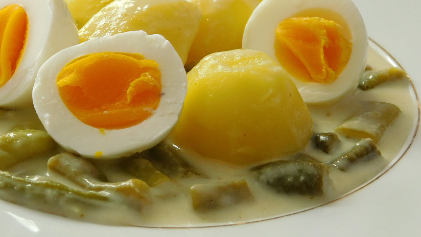 Fazolky nakyselo představují odlehčený pokrm, který skvěle chutná.