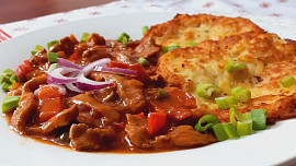 Rychlý kaťák, který pálí i hýčká chuťové buňky: Retro pochoutka české kuchyně, která má šmrnc