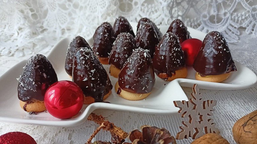 Vosí hnízda z tyčinky Margot voní po rumu a kokosu a jsou báječně šťavnatá.