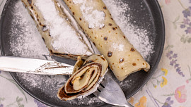 Jak připravit nejlepší palačinky, které se při obracení netrhají? Tyhle mizí tak rychle, že je nestíháte smažit