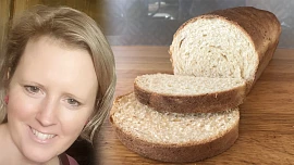 Redakce v akci: Upekli jsme domácí toustový chleba. Je krásně nadýchaný a chutná přímo božsky!